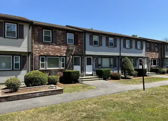 Property at 20 Washington St Unit 2-4, North Easton, MA, 02356, 2 beds, 1.5 baths, [object Object]