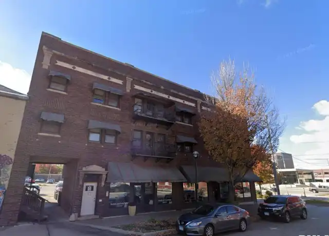 Property at 421 13th St Unit 102, Moline, IL, 61265, 3 beds, 1 bath, [object Object]