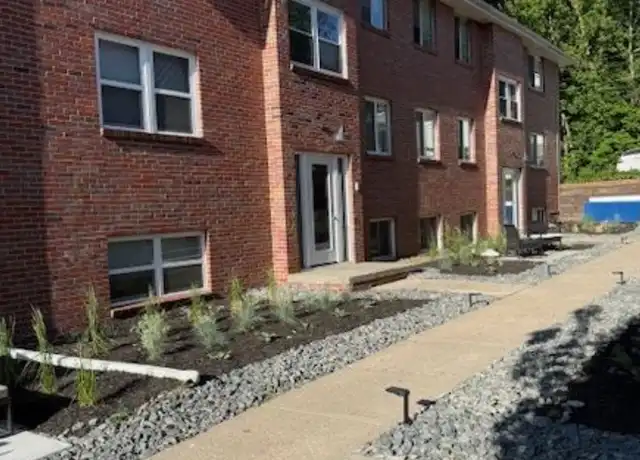 Property at 1332 S 30th Ave #5, Omaha, NE, 68105, 1 bed, 1 bath, [object Object]