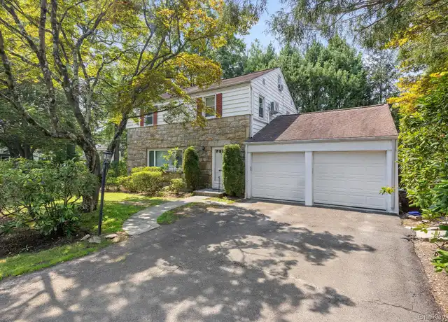 Property at 1 Blackthorn Ln, White Plains, NY, 10606, 3 beds, 2.5 baths, [object Object]