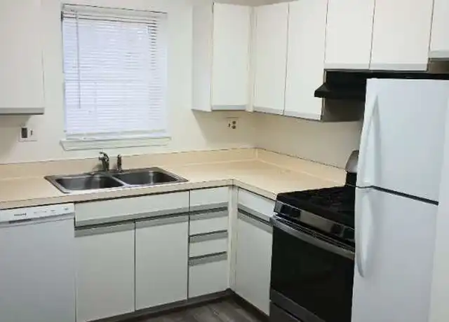 Property at 4905 Belmont Rd Unit 12, Downers Grove, IL, 60515, 1 bed, 1 bath, [object Object]