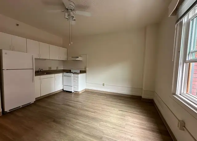 Photo of 623 SW Park Ave, Portland, OR 97205