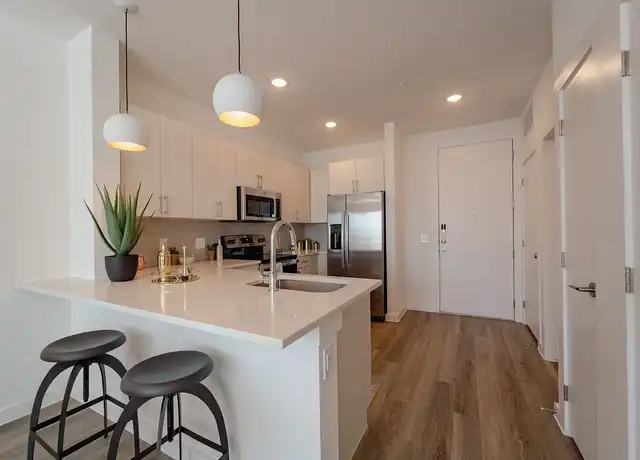 Property at Bishop Central - 105 S Bishop Ave, Dallas, TX, 75208, 0-1 beds, 1 bath, [object Object]
