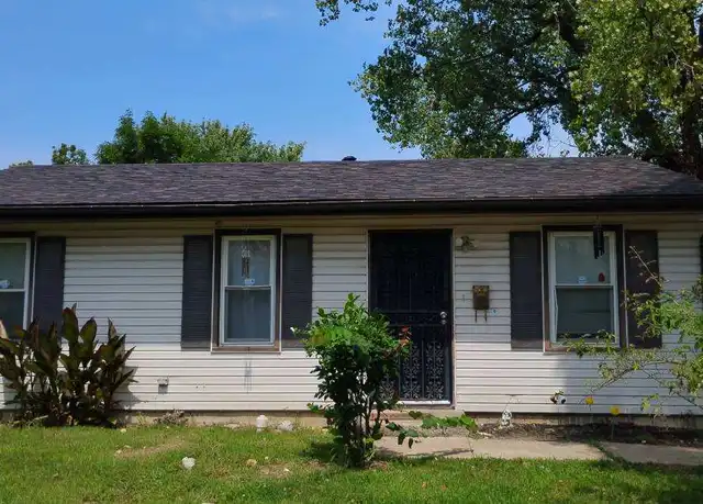 Property at 5732 E 40th Ter, Kansas City, MO, 64130, 3 beds, 1 bath, [object Object]