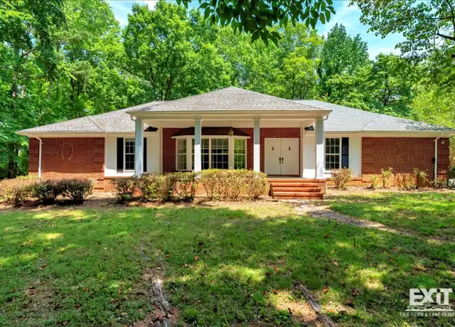 Property at 924 Forest Ln, South Hill, VA, 23970, 4 beds, 3 baths, [object Object]