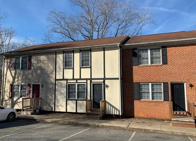 Property at 101 1/2 Hampden Dr Unit 8, Lynchburg, VA, 24502, 2 beds, 1.5 baths, [object Object]