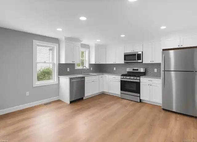 Property at 389 Highland Dr Unit 1, Waterbury, CT, 06708, 5 beds, 1 bath, [object Object]