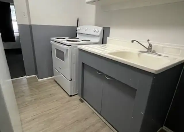 Property at 110 Walnut St Unit 4, Binghamton, NY, 13905, 2 beds, 1 bath, [object Object]