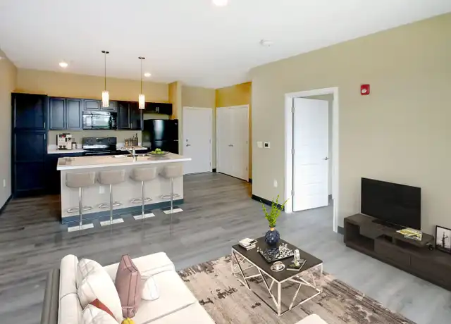 Property at 135 W 4th St Apt 403, Bloomington, IN, 47404, 1 bed, 1 bath, [object Object]
