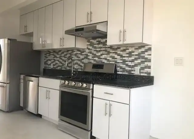 Property at 32-45 34th St Unit 4L, Queens, NY, 11106, 1 bed, 1 bath, [object Object]