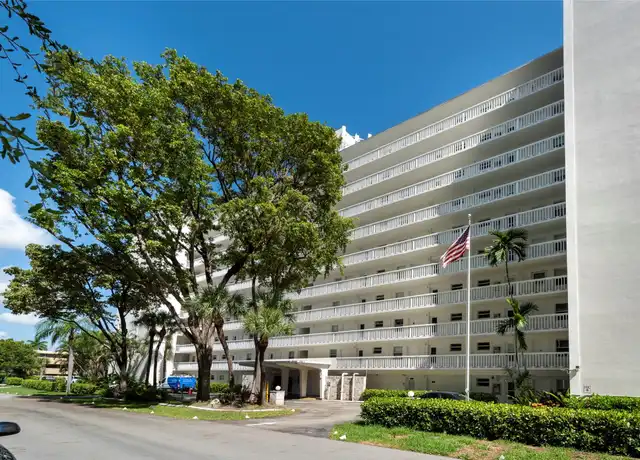 Property at 2555 NE 11th St #902, Fort Lauderdale, FL, 33304, 2 beds, 1 bath, [object Object]