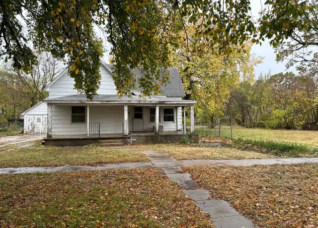 Property at 617 E 8th St, Newton, KS, 67114, 2 beds, 1 bath, [object Object]