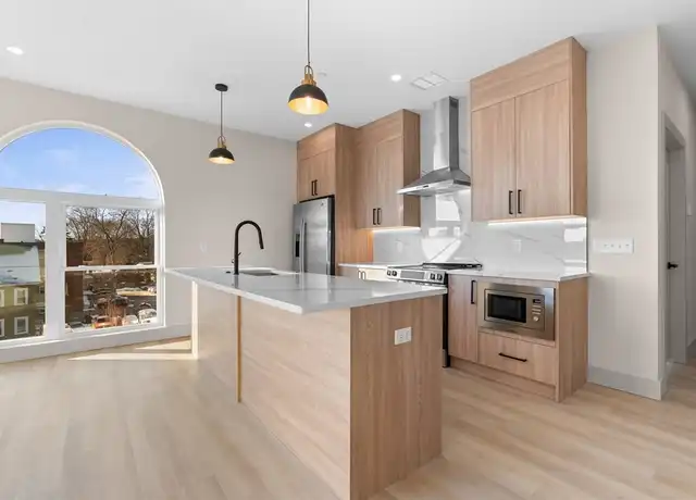 Property at 463 Franklin St Unit 204, Melrose, MA, 02176, 2 beds, 2 baths, [object Object]