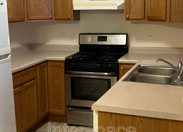 Photo of 1345 Rock Run Dr Unit 1, Crest Hill, IL 60403