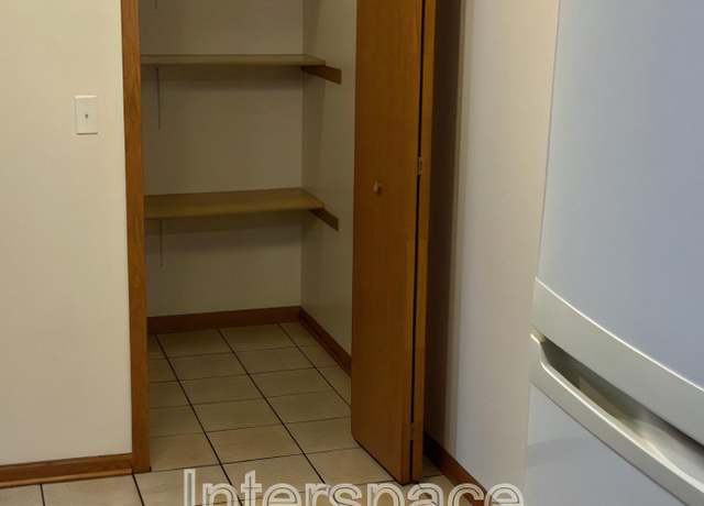 Photo of 1345 Rock Run Dr Unit 1, Crest Hill, IL 60403