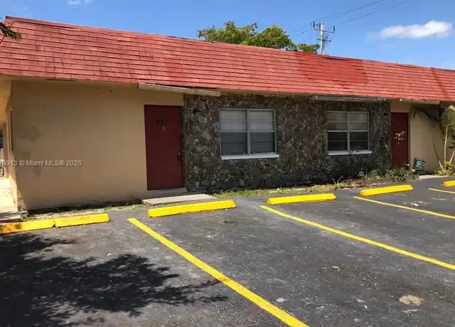 Property at 931 SW 80th Ave Unit B, North Lauderdale, FL, 33068, 3 beds, 2 baths, [object Object]