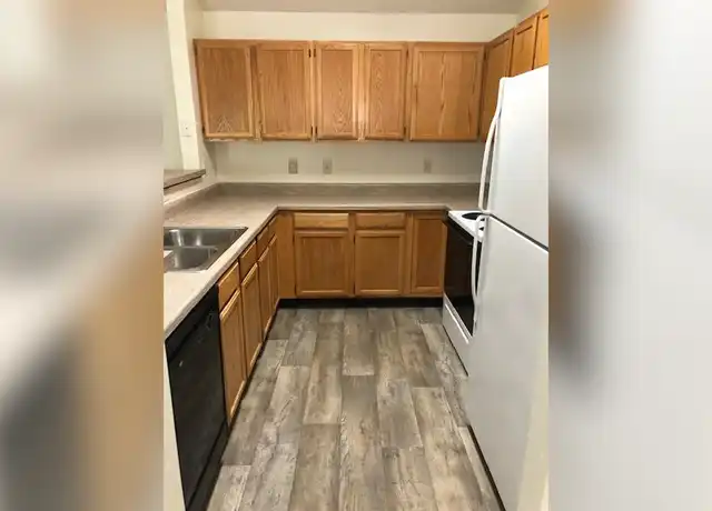 Property at Hollow Creek IV Apartments - 4105 W Hollow Creek Dr, Peoria, IL, 61615, 2 beds, 2 baths, [object Object]