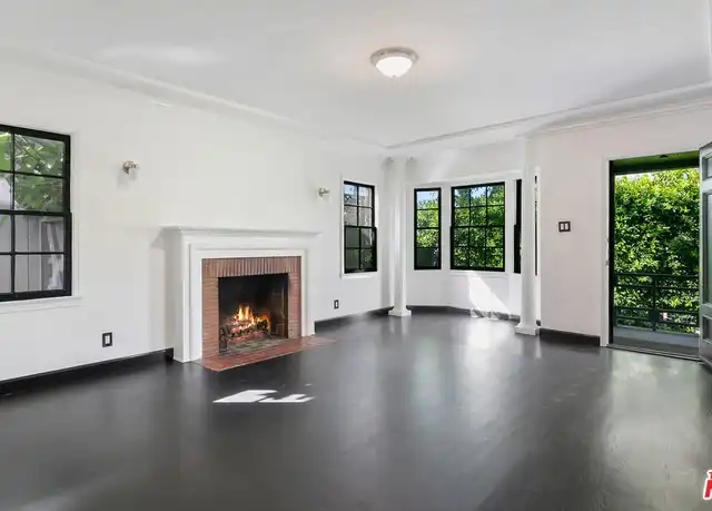 Property at 508 N San Vicente Blvd, West Hollywood, CA, 90048, 2 beds, 1 bath, [object Object]