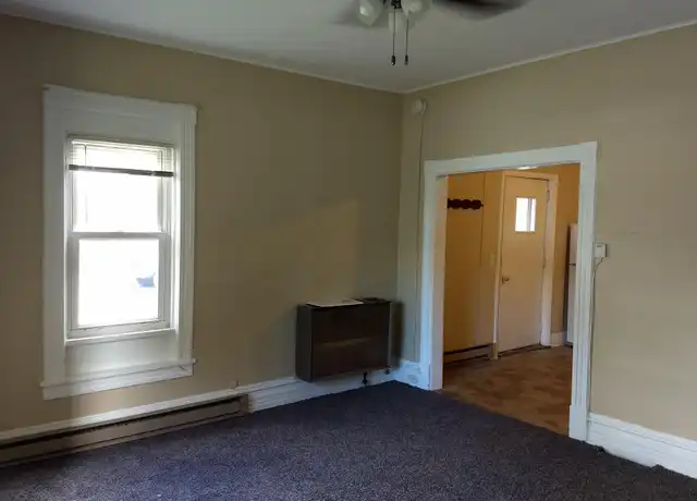 Property at 1727 Bellinger St, Eau Claire, WI, 54703, 1 bed, 1 bath, [object Object]