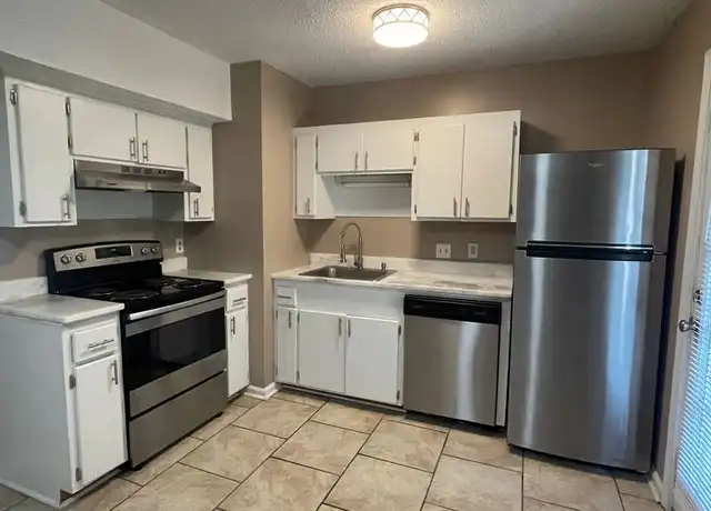 Property at 929 Drake St Unit B, Columbia, SC, 29209, 2 beds, 1.5 baths, [object Object]