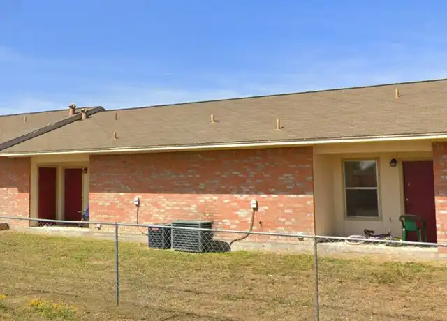 Property at 2300 Alamo St, Zapata, TX, 78076, 1 bed, 1 bath, [object Object]