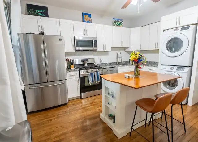 Property at 3850 W Diversey Ave Unit 2, Chicago, IL, 60647, 3 beds, 1 bath, [object Object]