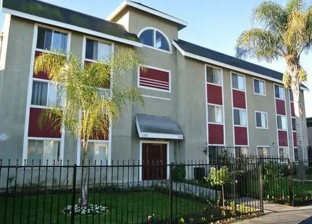 Photo of 132 E Adams Blvd, Los Angeles, CA 90011