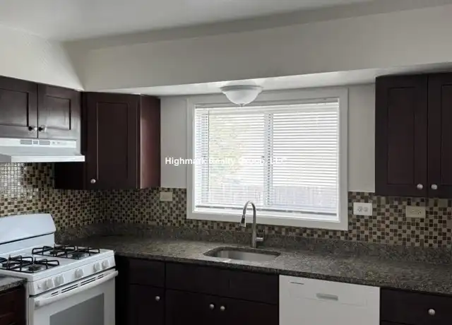 Property at 1306 Carol St, Park Ridge, IL, 60068, 2 beds, 1 bath, [object Object]