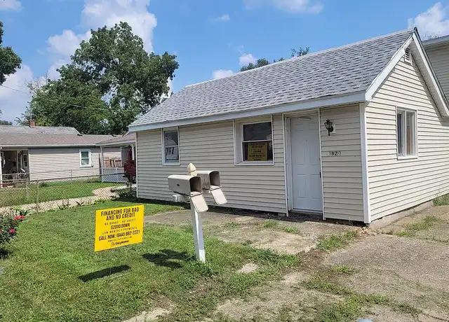 Property at 1020 N Wesley St, Springfield, IL, 62702, 5 beds, 2 baths, [object Object]