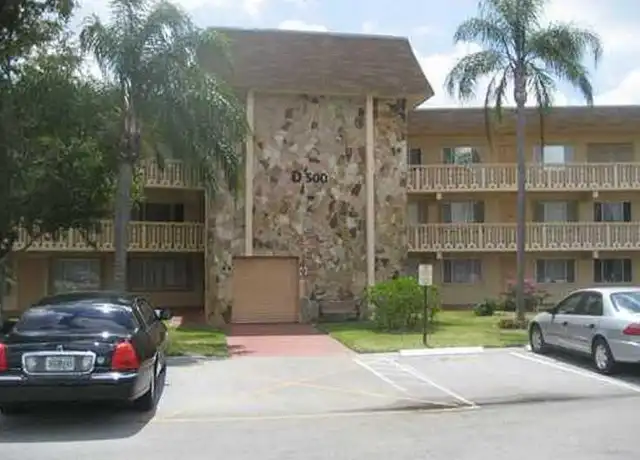 Property at 500 Village Green Cir W #107, Palm Springs, FL, 33461, 2 beds, 1.5 baths, [object Object]