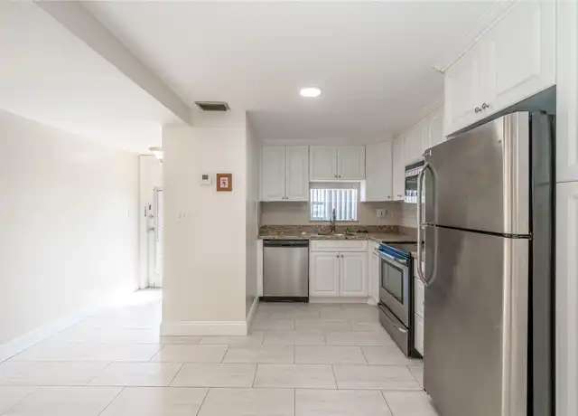 Property at 9523 S Hollybrook Lake Dr #107, Pembroke Pines, FL, 33025, 2 beds, 2 baths, [object Object]