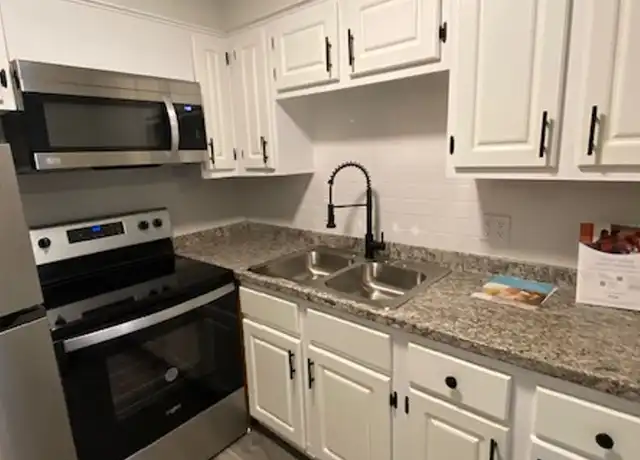 Property at 3643 SW 20th Ave Unit 302, Gainesville, FL, 32607, 1 bed, 1 bath, [object Object]
