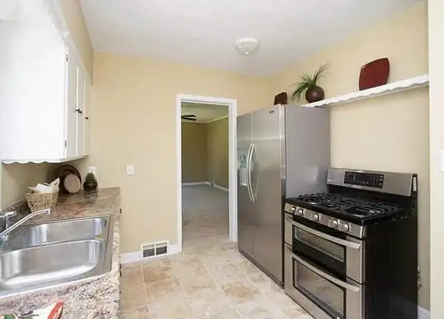 Property at 2505 51st St, Des Moines, IA, 50310, 2 beds, 1 bath, [object Object]