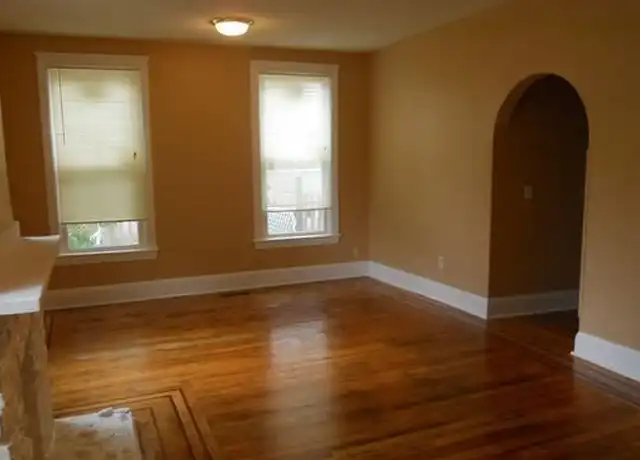 Property at 907 N Oliver Ave Unit 1, Minneapolis, MN, 55411, 3 beds, 1 bath, [object Object]