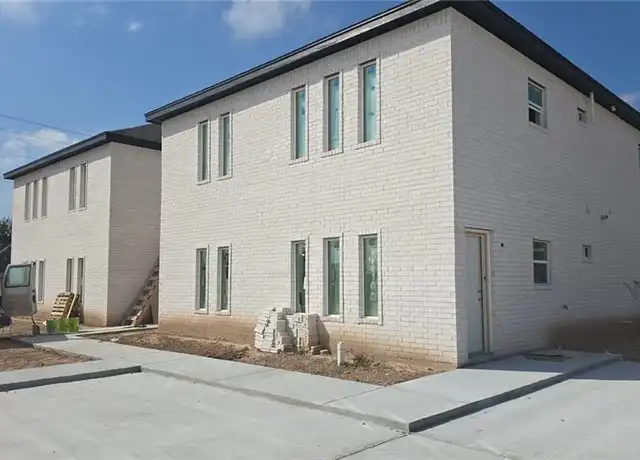 Property at 4900 W Huckleberry St, Edinburg, TX, 78541, 3 beds, 2 baths, [object Object]