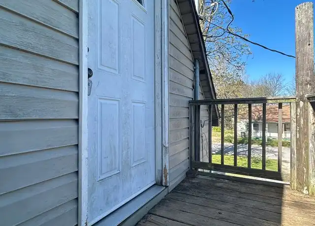 Property at 309 Laura St, Springdale, AR, 72764, 1 bed, 1 bath, [object Object]