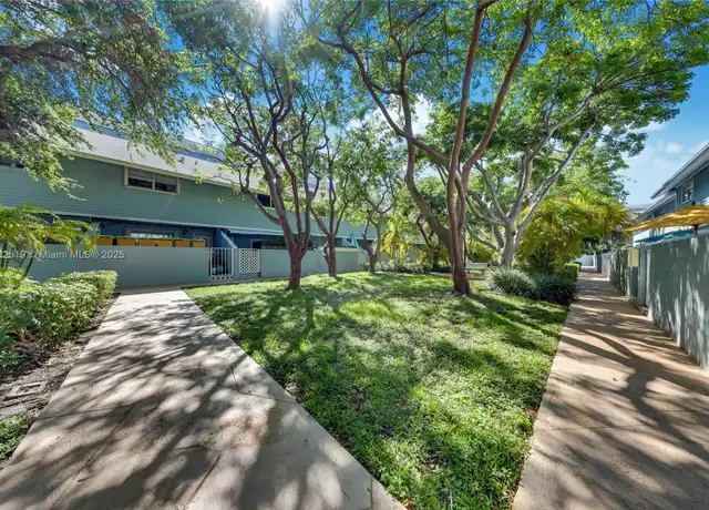Property at 798 Crandon Blvd Unit 23C, Key Biscayne, FL, 33149, 2 beds, 1.5 baths, [object Object]