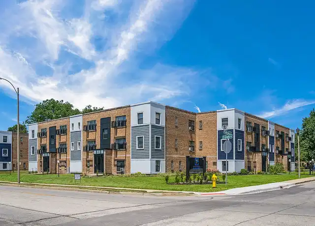 Property at Elmhurst Terrace - 100 Fellows Ct, Elmhurst, IL, 60126, 2 beds, 1 bath, [object Object]