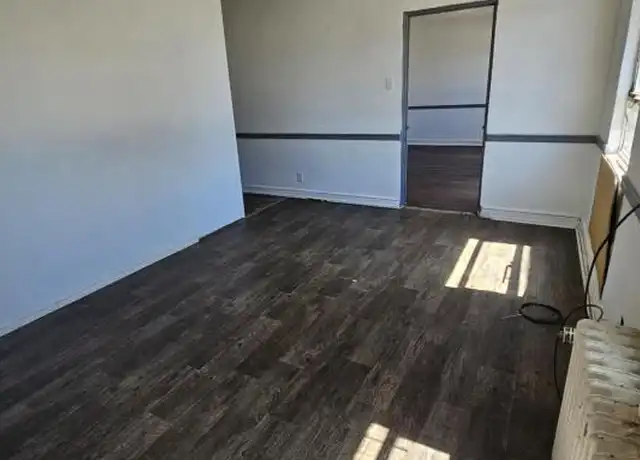 Property at 14 N Central Ave Unit 204, Casey, IL, 62420, 3 beds, 1 bath, [object Object]