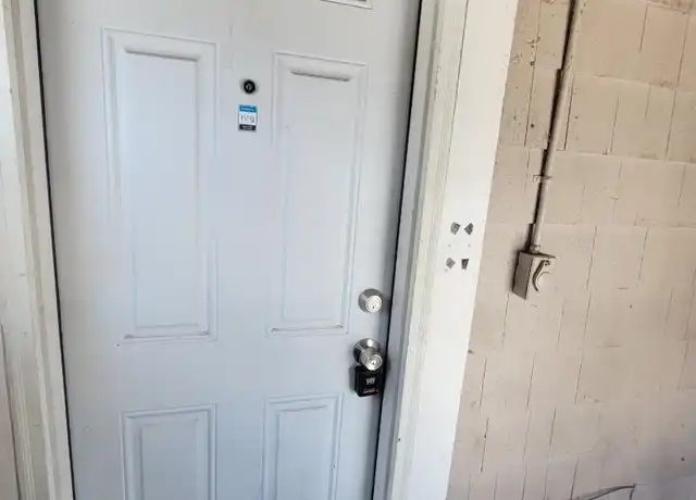 Property at 457 Sherman St Unit Up, Akron, OH, 44311, 4 beds, 1 bath, [object Object]