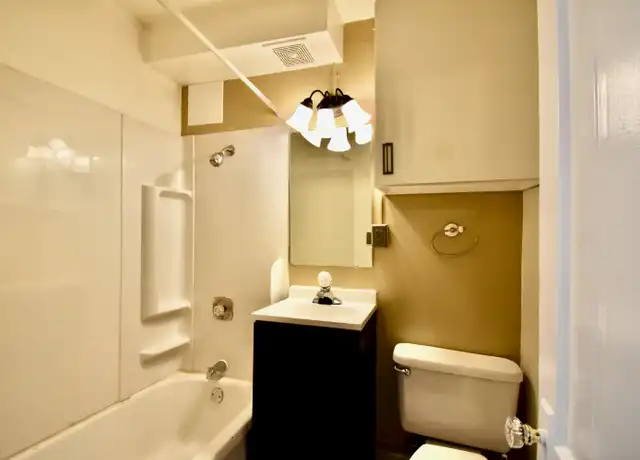 Property at 1226 10th St N Unit 5, Fargo, ND, 58102, 1 bed, 1 bath, [object Object]