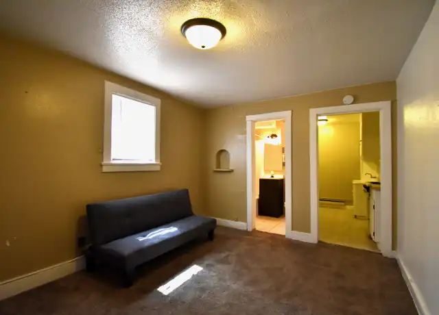 Property at 1226 10th St N Unit 5, Fargo, ND, 58102, 1 bed, 1 bath, [object Object]