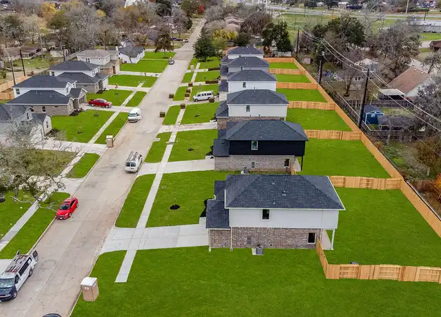Property at 405 Magnolia St, Lake Jackson, TX, 77566, 5 beds, 3.5 baths, [object Object]