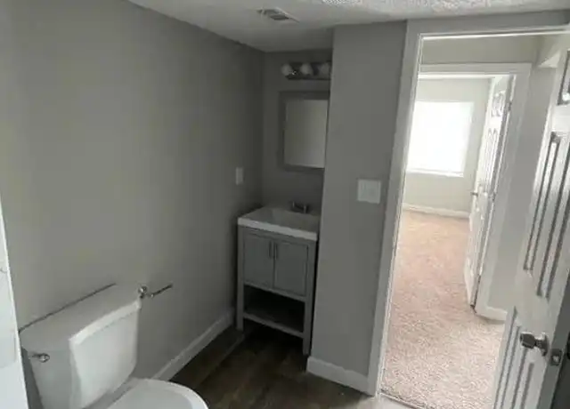 Property at 1306 SW Harrison St Unit 211, Topeka, KS, 66612, 1 bed, 1 bath, [object Object]