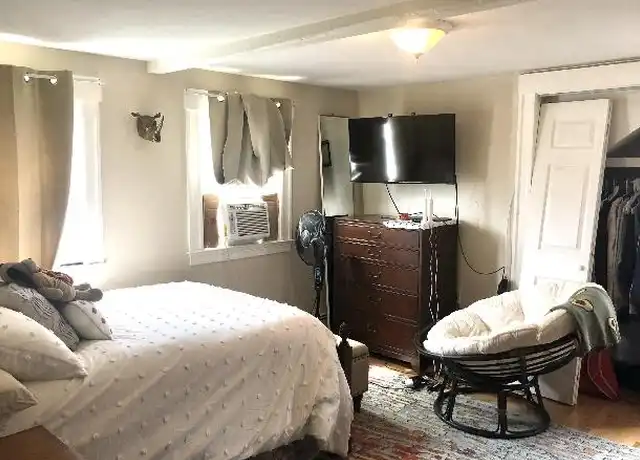 Property at 1530 Columbia Rd, Boston, MA, 02127, 5 beds, 2 baths, [object Object]