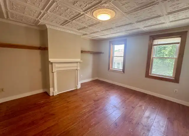 Property at 3 Rock St Unit 1, Newmarket, NH, 03857, 1 bed, 1 bath, [object Object]