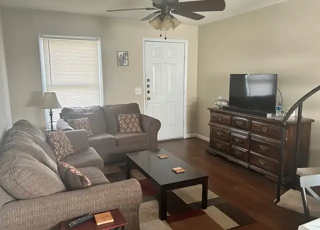 Property at 331 W Glenn Ave, Auburn, AL, 36830, 2 beds, 2 baths, [object Object]