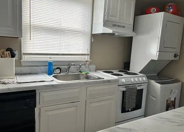 Property at 331 W Glenn Ave, Auburn, AL, 36830, 2 beds, 2 baths, [object Object]