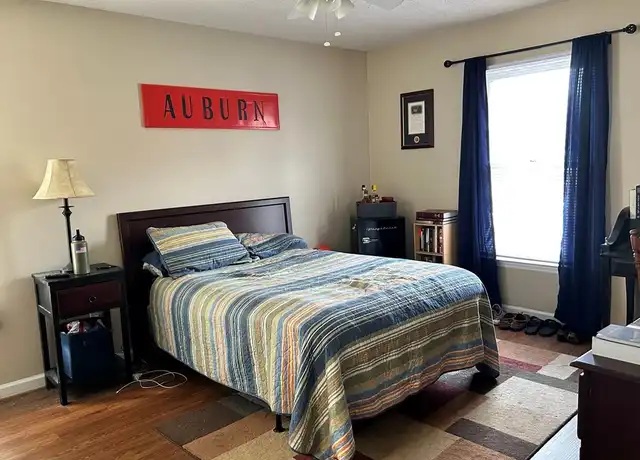 Property at 331 W Glenn Ave, Auburn, AL, 36830, 2 beds, 2 baths, [object Object]