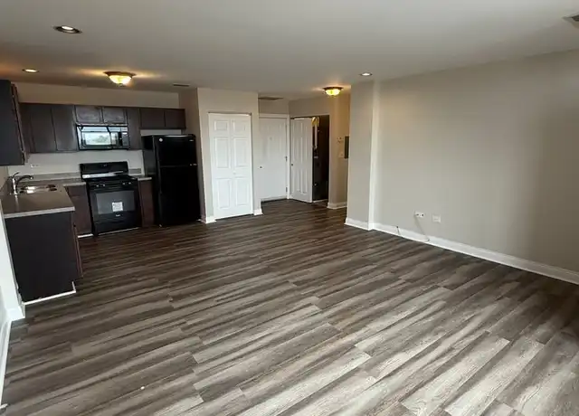 Property at 6401 N Rockwell St Unit 6411-512, Chicago, IL, 60645, 1 bed, 2 baths, [object Object]